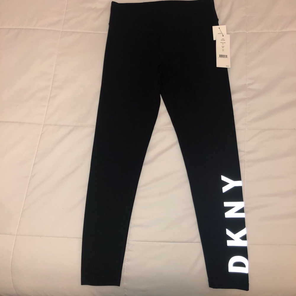 DKNY reflective black sports leggings!!